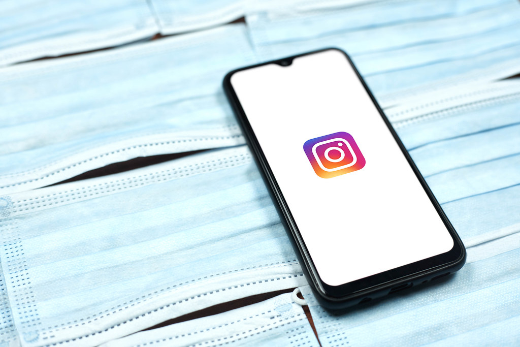 How to post multiple pics on instagram?